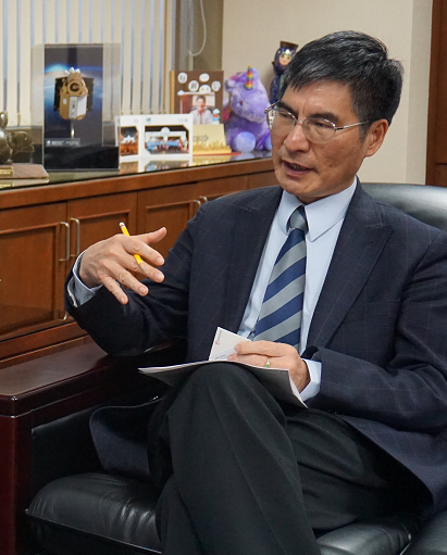 Minister Chen talks to EE Times. (Photo: Judith Cheng/EE Times Taiwan)